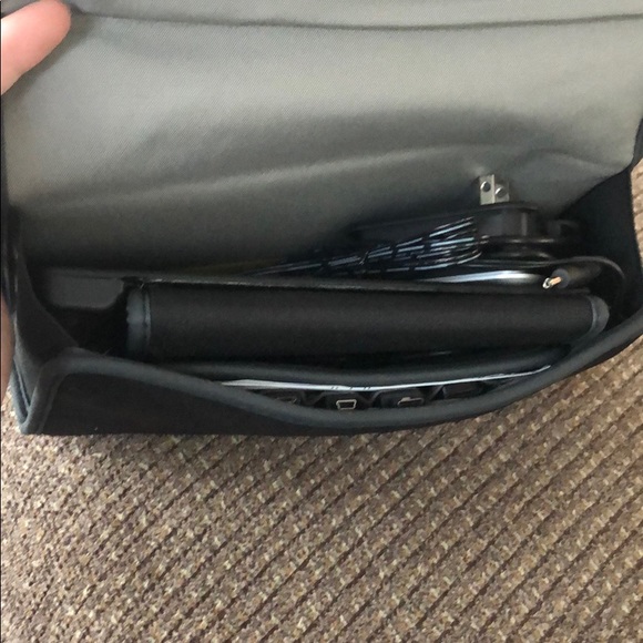 The Sharper Image portable charging valet - Picture 3 of 7